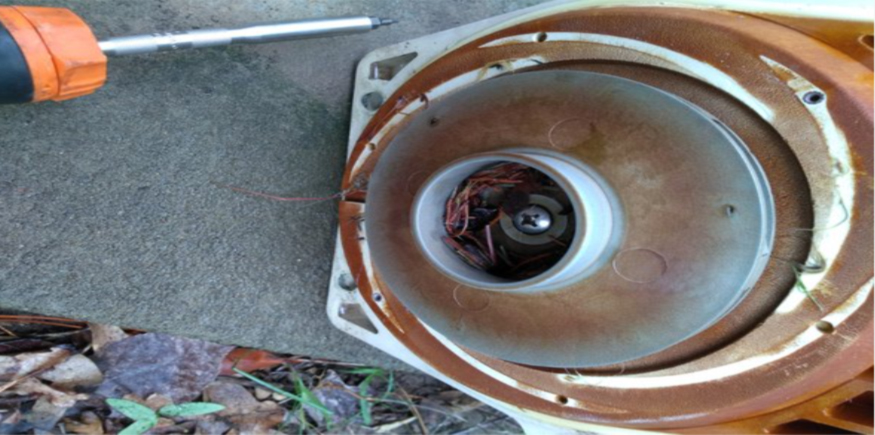 پروانه پمپ آب با رسوب و گرفتگی ناشی از آب سخت